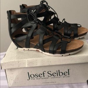 BRAND NEW Josef Seibel black sandals
